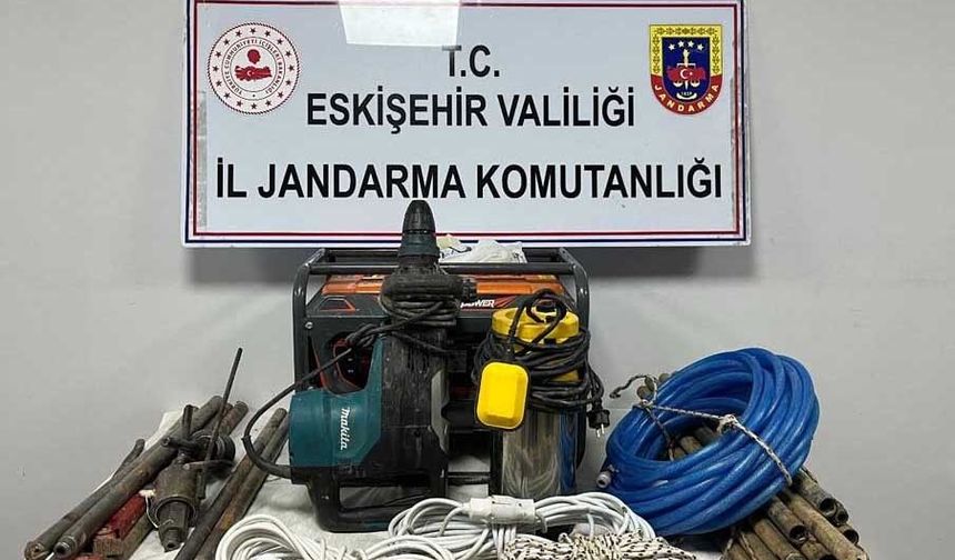 Eskişehir’de define arayan 5 şüpheli kazı sırasında yakalandı