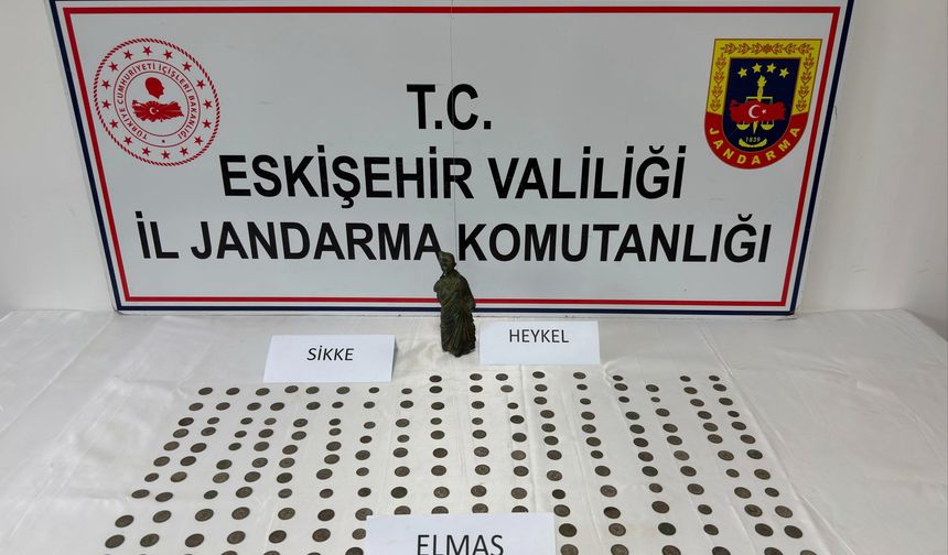 Eskişehir'de jandarmadan tarihi eser operasyonu: Elmas da çıktı