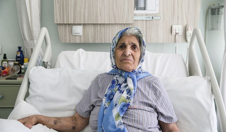 Dünyada 4 kişiye yapılan operasyonu Afyonlu doktor Türkiye'de ilk kez uyguladı