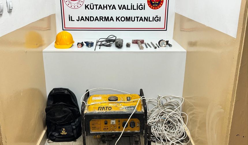 Kütahya’da izinsiz kazıya jandarma baskını: 2 gözaltı