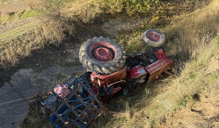 Afyon'da feci traktör kazası: Sürücü hayatını kaybetti