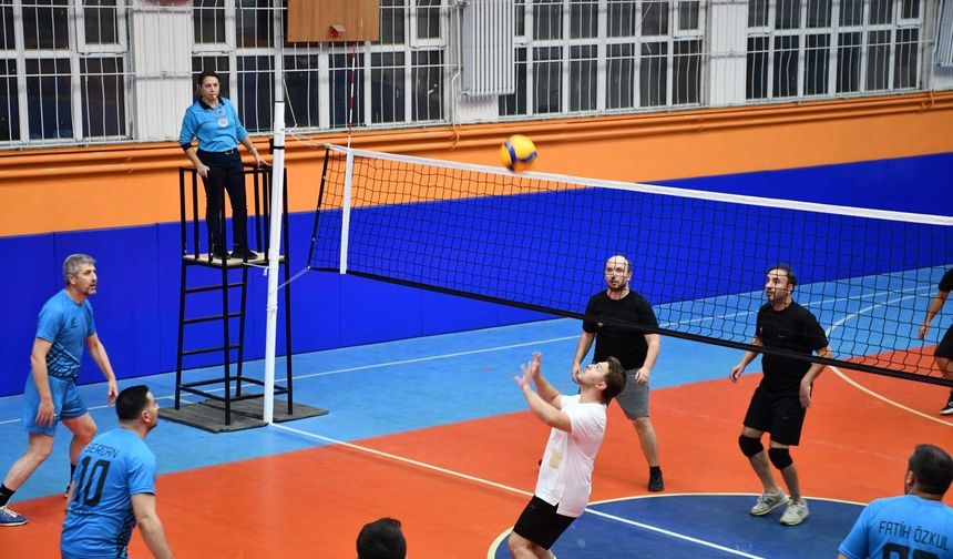 Afyon'da kamu çalışanları filede yarıştı! Şampiyon belli oldu