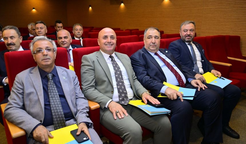Mısırlıoğlu'ndan Ankara'da Afyon çıkışı: “Çiftçimiz maliyetlerden, emeklimiz geçim sıkıntısından şikâyetçi”
