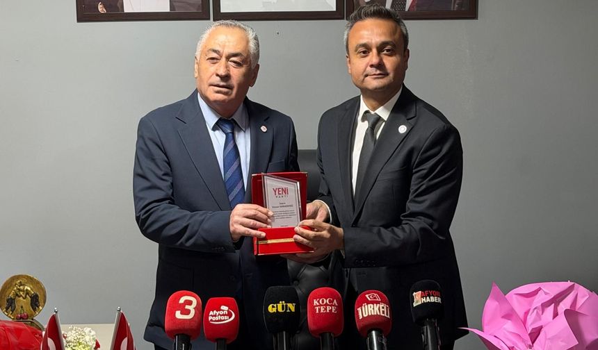 Yeni Parti Afyon İl Başkanlığı’nda devir teslim: Erhan, “Artık alçak gönüllü olmak zorunda olan biziz"