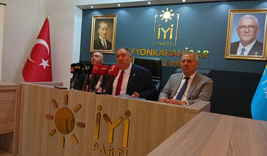 İYİ Partili Mısırlıoğlu: “İktidar dirilişle başladı, kuruluşla devam etti, soyuluşla sürdürdü ve şimdi çöküşe geldi”